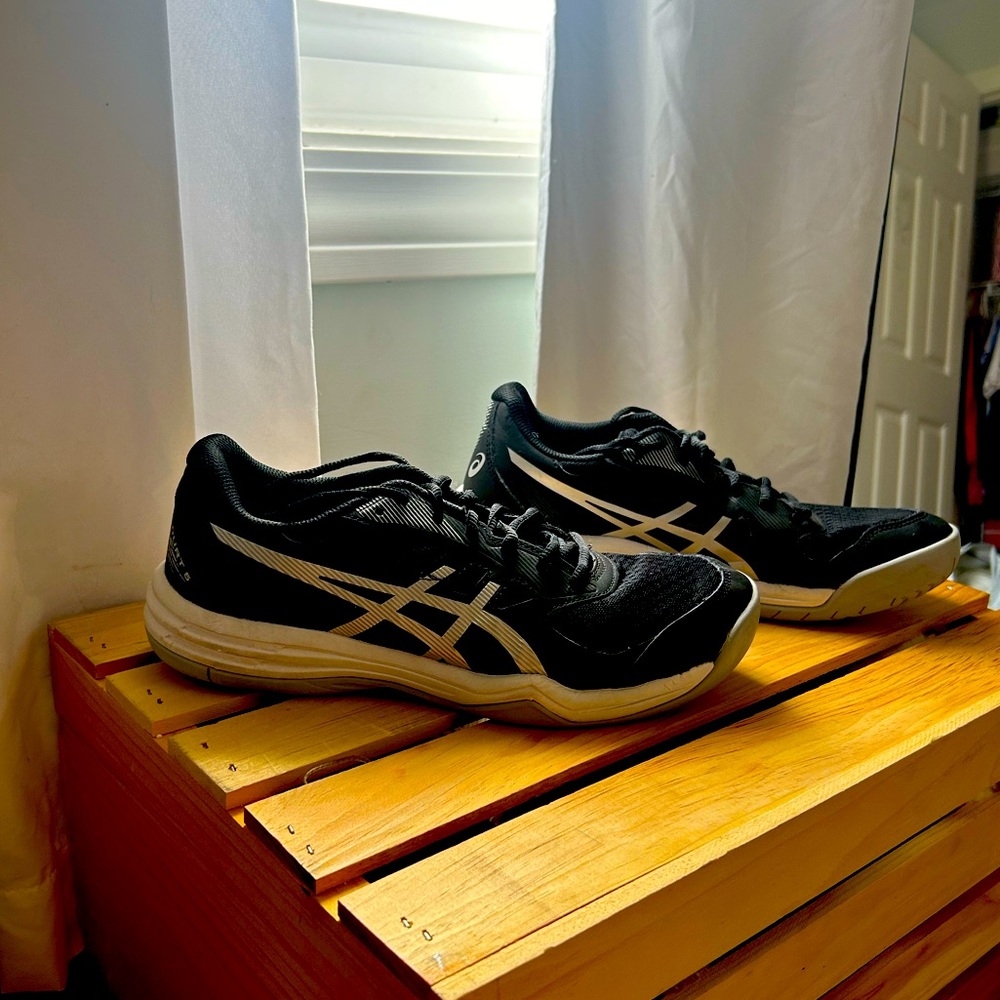 ASICS size 8 1/2 volleyball upcourt 5 shoes